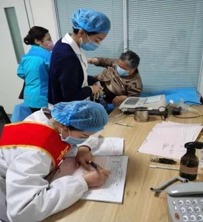 古城臺社區(qū)衛(wèi)生服務中心 關愛社區(qū)老年人，免費體檢暖民心